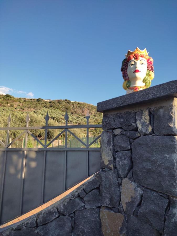La Tana Di Luna Adrano Kültér fotó